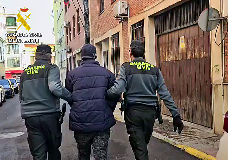 Detenido el atracador de la Caja Rural de Extremadura de Puebla de Alcollarín